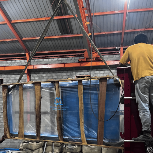 Pengangkatan Pintu Air Fiber Single Gearbox ke atas Truk Pengiriman