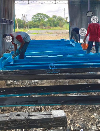 Proses Fiberglass pada Pintu Air